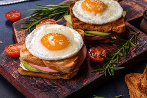 Atskleidė, ką valgyti pusryčiams: kilogramai tirpsta savaime