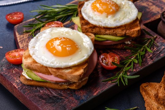 Atskleidė, ką valgyti pusryčiams: kilogramai tirpsta savaime