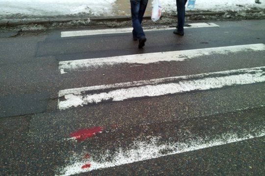 Namų kvartalai kyla vienas po kito, eismas – itin intensyvus, o pėstiesiems – nei takų, nei apšvietimo