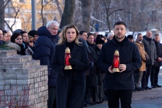 Ukrainai minint Maidano revoliucijos metines – griežtas V. Zelenskio atsakas dėl Donbaso: kariuomenės neišves