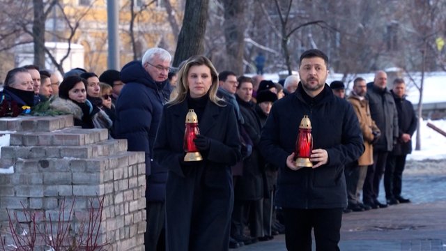 Ukrainai minint Maidano revoliucijos metines – griežtas V. Zelenskio atsakas dėl Donbaso: kariuomenės neišves