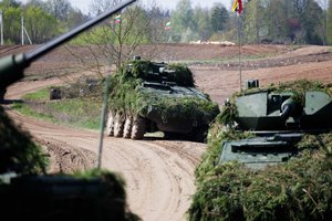 Stiprinamas regiono saugumas: Latvijoje atidarytas poligonas, Lietuva steigia poligoną Kapčiamiestyje