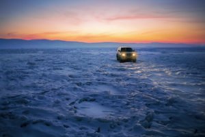 Rusijoje turistų autobusas įlūžo į Baikalo ežerą: žuvo septyni kinai