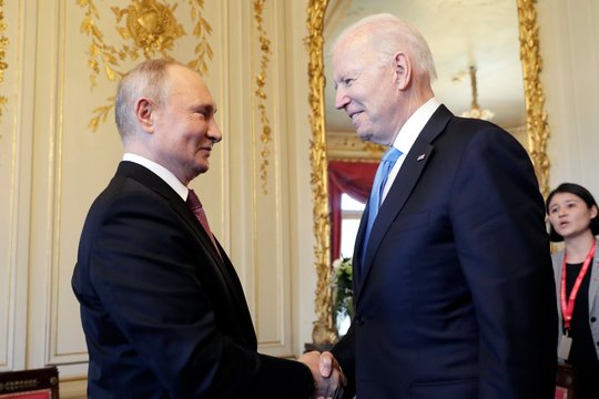 Aiškėja daugiau detalių, kas vyko prieš karo pradžią: atsakė į mįsle tapusį klausimą