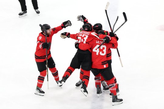 Ledo ritulys turės naujus olimpinius čempionus: praėjusių žaidynių nugalėtojai krito pusfinalyje