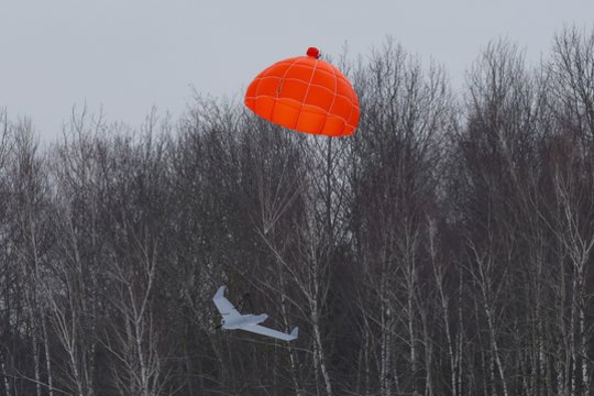 Lenkija su Europos sąjungininkėmis kurs nebrangias oro gynybos ir dronų sistemas