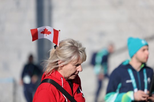 Kanada pataria seniesiems vietos gyventojams keliaujant į JAV turėti pasus