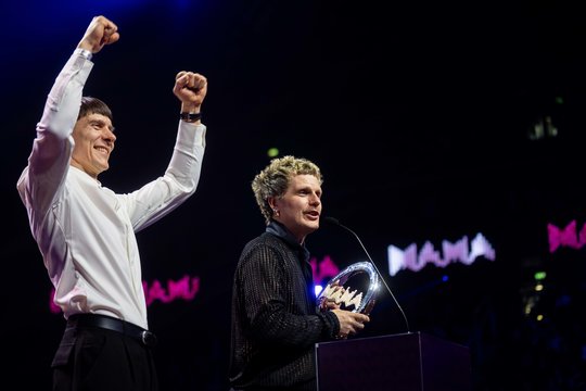 Kauno „Žalgirio“ areną drebina M.A.M.A. apdovanojimai: scenoje – aštrios replikos ir „Solo Ansamblio“ triumfas