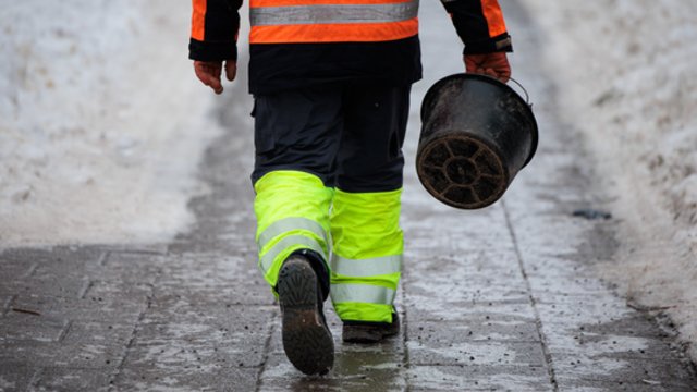 Artimiausiomis paromis prognozuoja sudėtingas sąlygas: įspėja dėl pavojingų reiškinių