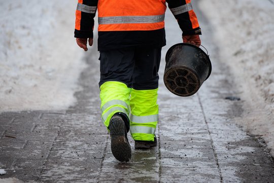Artimiausiomis paromis prognozuoja sudėtingas sąlygas: įspėja dėl pavojingų reiškinių