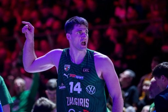 D. Sleva vengė kalbėti apie apsižodžiavimą rungtynių metu: „Aš vis dar piktas“