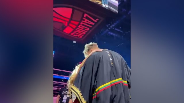 „UTMA 17“ užfiksuotas aistringas D. Dirksčio ir O. Pikul bučinys