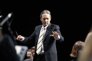 Šiauliuose nuskambėjo aukščiausios prabos klasikinės muzikos vakaras: sausakimša salė ir tarptautinė kūrybinė bendrystė