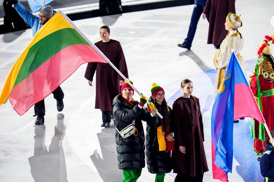 Milano–Kortinos žiemos olimpinių žaidynių uždarymo ceremonijoje suplevėsavo ir Lietuvos vėliava