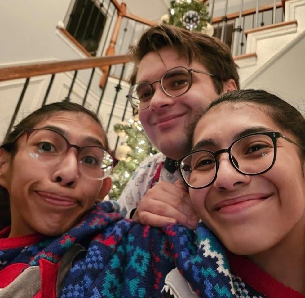 Viena iš Siamo dvynių neseniai atšventė pirmąsias santuokos metines su savo vyru.<br> Instagram nuotr.