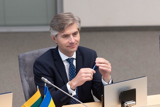 K. Budrys Briuselyje: ES turi nedelsdama didinti karinę paramą Ukrainai