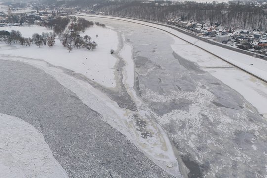 Dėl gresiančio potvynio – svarbus pranešimas: įspėja ir keliautojus į kitas šalis