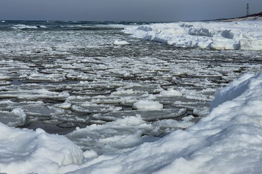 Lietuva pasidalins pusiau: viena šalies pusė tirps, kita – šals