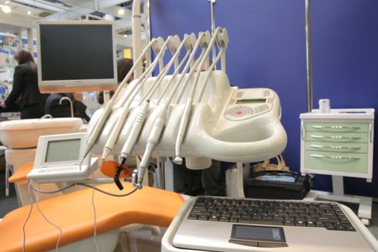 Vėžio gydymas prasideda burnoje: kodėl dalis pacientų negauna būtinos pagalbos?