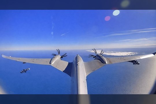 „Bayraktar“ sugrįžimas? Išbandė taikinius savarankiškai medžiojančią DI valdomą amuniciją