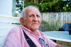 97-erių onkologas išdavė ilgo gyvenimo receptą: yra viena paprasta taisyklė