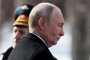 „The Guardian“: Kremliaus dėl karo laukia neišvengiamas pasirinkimas