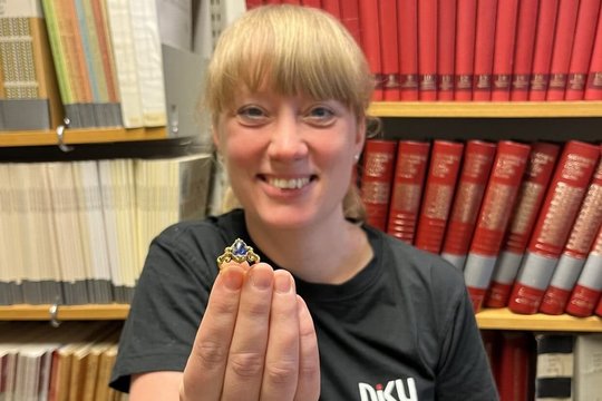 Rado retą viduramžių žiedą, turintį mistinių reikšmių – sureagavo itin emocingai