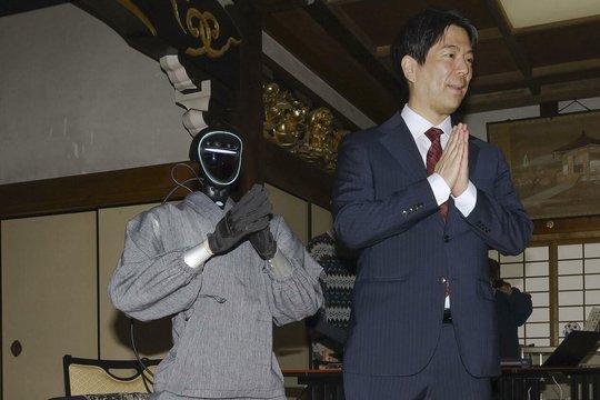 Japonijoje pristatytas robotas – budistų vienuolis
