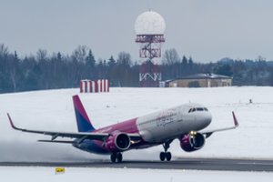 Vilniaus oro uoste vėluoja dalis lėktuvų: dėsto, ko laukti vėliau