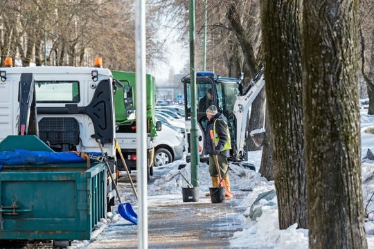 Tradicinės šventės laukimą temdo ekstremalios sąlygos: „Miestas užverstas sniegu“
