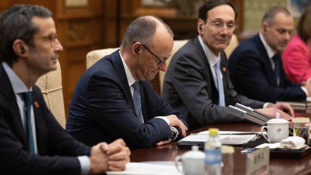 Kylant įtampai – F. Merzo susitikimas su Xi Jinpingu: kalbėsis ir apie Kinijos įtaką Maskvai kare su Ukraina