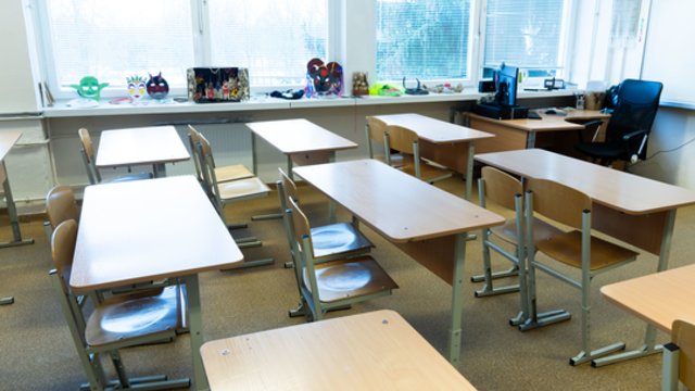 Situacija Alytaus mokykloje kaista: iškviesta policija, dalis pedagogų boikotuoja pamokas