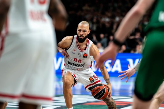 Pagaliau: po devynių pralaimėjimų iš eilės „Žalgiris“ namie po dviejų išprotėjusių pratęsimų parklupdė „Olympiakos“