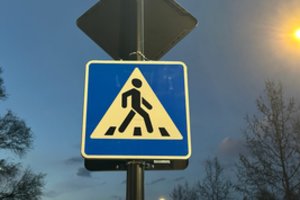 Vilniuje jaunuolio vairuojamas „Golf“ partrenkė per pėsčiųjų perėją ėjusią moterį