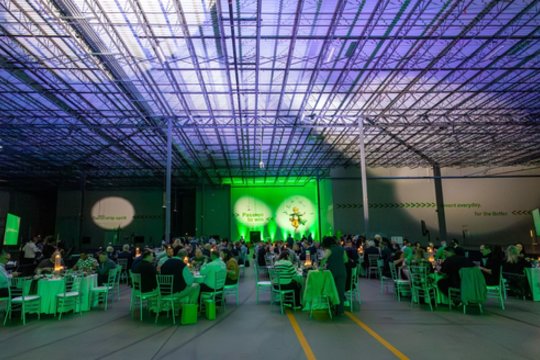 SBA grupė JAV atidarė didžiausią Lietuvos verslo investiciją: kasmet pagamins daugiau nei 2 mln. baldų