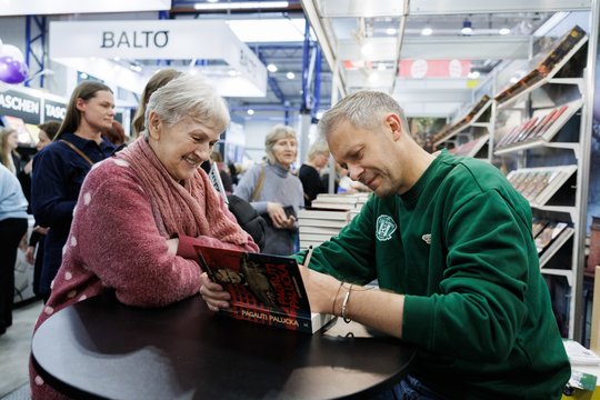 Žodis ieško žmogaus: „Litexpo“ centre atidaryta Vilniaus knygų mugė