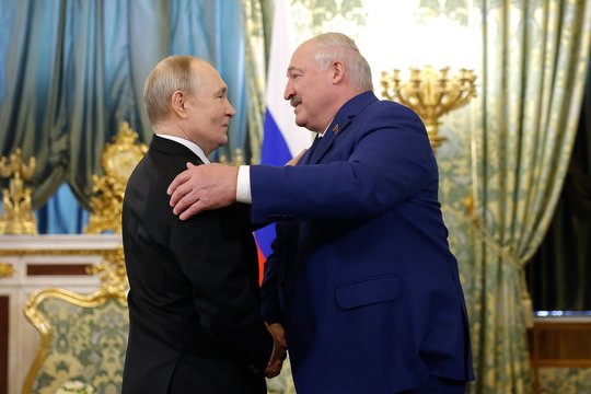 Svarsto, kiek A. Lukašenkos šokimas pagal V. Putino dūdelę apsunkina saugumą: tai reikia kas kartą priminti