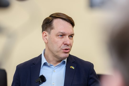 Po „čekiukų“ A. Bagdonas ramiai nepaliekamas: prašo uždrausti dirbti Seime