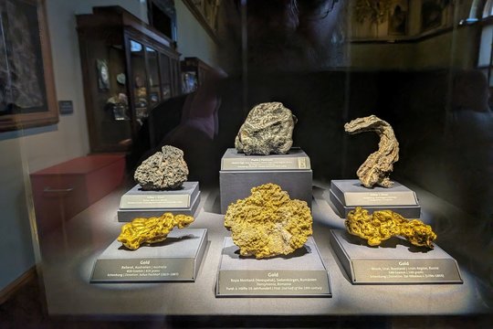 Sunku įsivaizduoti, bet gali būti, kad į žemės gelmių į paviršių kyla tonos aukso