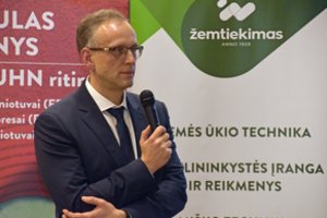 Žiniasklaida: ketvirtadienį STT apklaustas buvęs Augalininkystės tarnybos vadovas J. Kornijenko