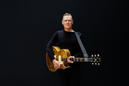 Bryanas Adamsas šį rudenį sugrįš į Kauną su nauja koncertine programa