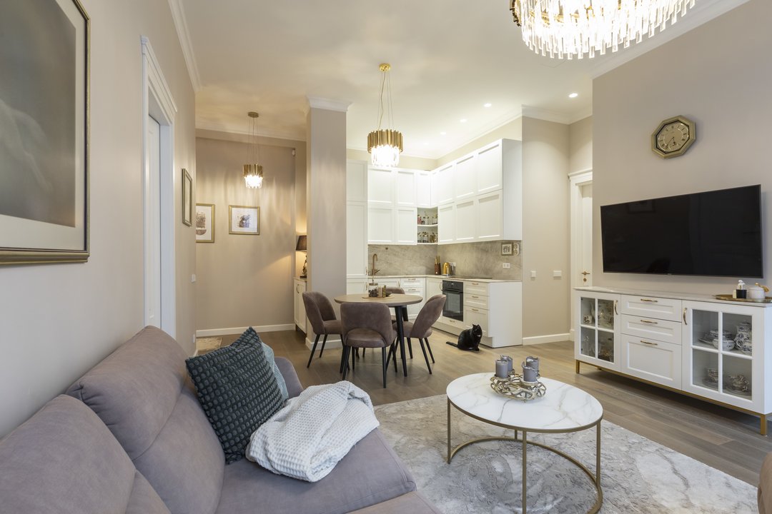 Buvęs į bendrabutinį panašus vilnietės butas virto stilingais namais