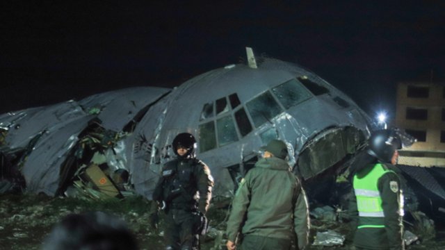 Lėktuvo katastrofa Bolivijoje: sudužus kariniam orlaiviui žuvo mažiausiai 20 žmonių