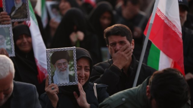 Po karinio smūgio Irane – gedulas: žuvo ajatola Ali Khamenei