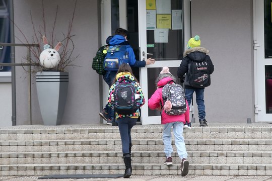 Seime diskutavo dėl idėjos jaunuoliams drausti naudotis socialiniais tinklais: pasiūlė alternatyvų