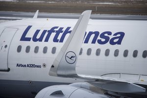 Įsiplieskus karui Irane – skubi oro linijų „Lufthansa“ žinutė keleiviams