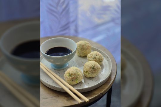 Kepti sušių kamuoliukai: lengvi ir skanūs, tinkantys kiekvienai progai