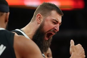 Įspūdinga NBA naktis: riaumojantis J. Valančiūnas ir pergalinga drama pasibaigęs gynėjo šou