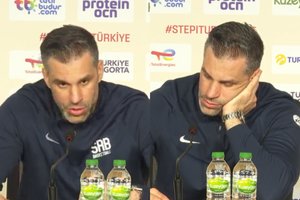 „Siaubinga. Tai yra absurdas!“: Serbijos rinktinės treneris apie FIBA rėžė be užuolankų
