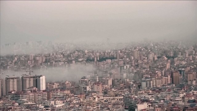 Izraelis vienu metu smogė į dvi sostines: užfiksuoti atakos vaizdai